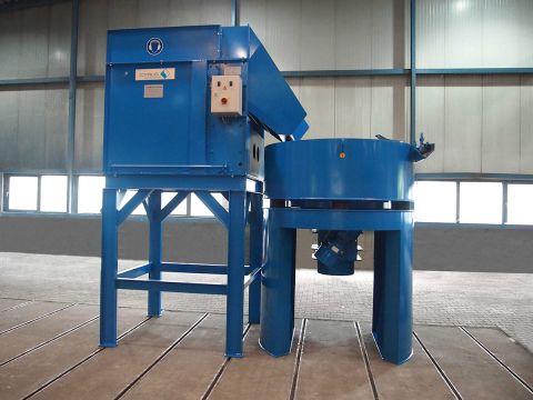 Hydraulic lifting / tilting device